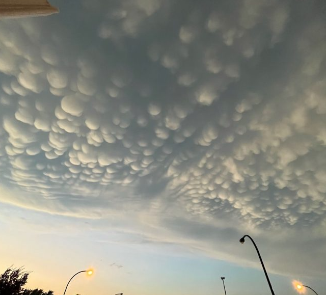 Вымеобразные облака (4 фото + видео)