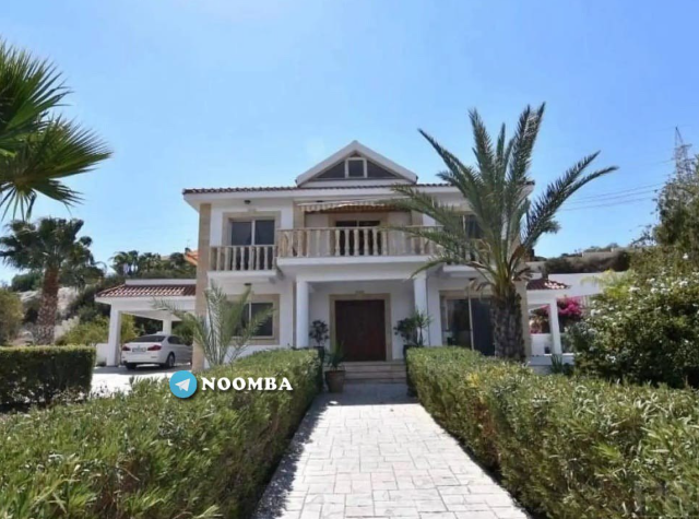 Александр Ревва продает свой роскошный особняк Александр Ревва продает свой роскошный особняк