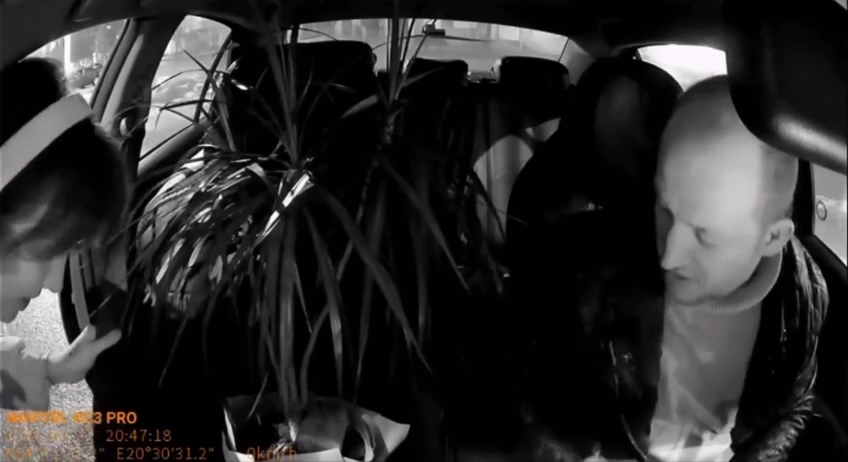 
        Таксист получил необычного пассажира    