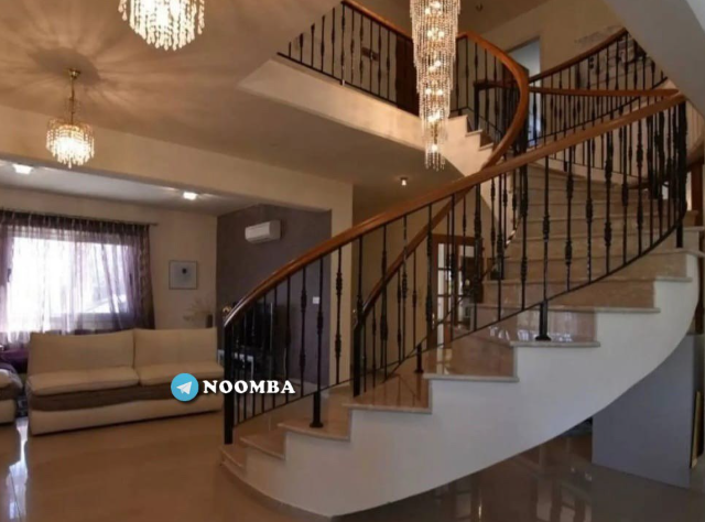 Александр Ревва продает свой роскошный особняк Александр Ревва продает свой роскошный особняк