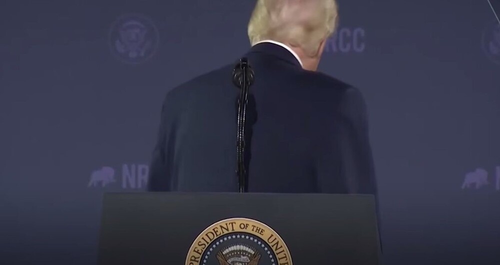 
        Трамп вновь спародировал Байдена    