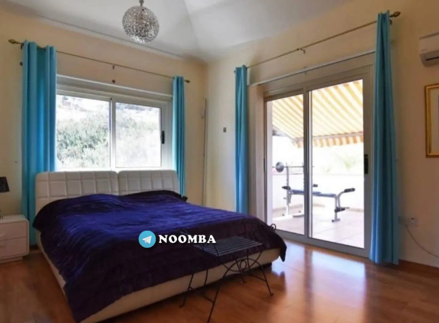 Александр Ревва продает свой роскошный особняк Александр Ревва продает свой роскошный особняк