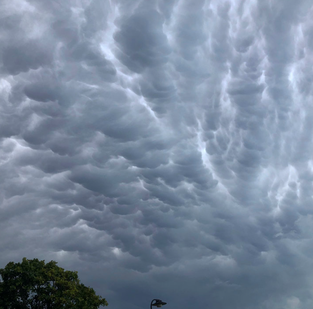 Вымеобразные облака (4 фото + видео)