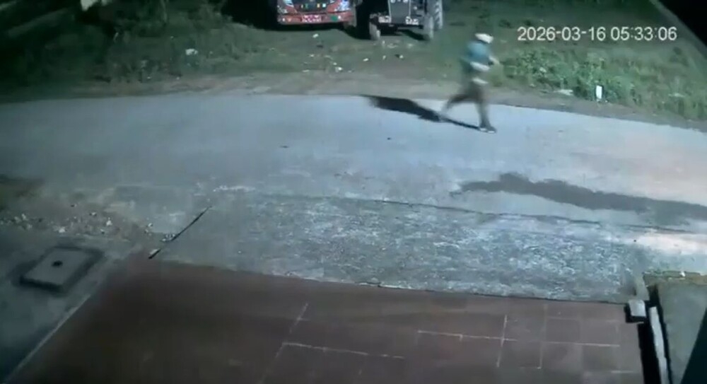 
        Носорог погнался за&nbsp;мужчиной в&nbsp;Непале    