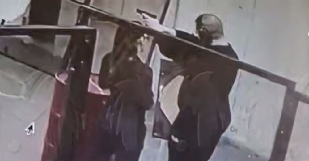 Парень выстрелил в себя в красноярском тире
Парень выстрелил в себя в красноярском тире