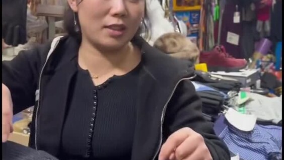 
        Забавная торговля: африканец торгуется на&nbsp;китайском рынке    