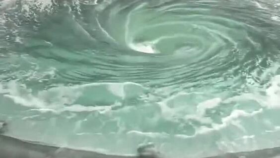 
        Завораживающий фонтан в&nbsp;Сингапуре    