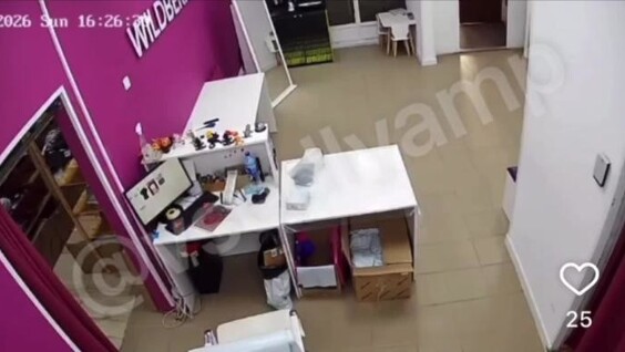 Сотрудница ПВЗ оперативно среагировала на попытку кражи товара
Сотрудница ПВЗ оперативно среагировала на попытку кражи товара