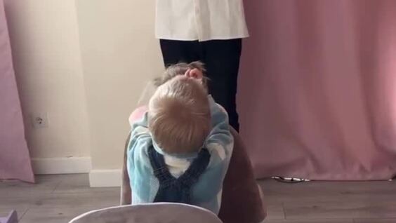 Родители устроили детям «настоящее путешествие» прямо дома
Родители устроили детям «настоящее путешествие» прямо дома