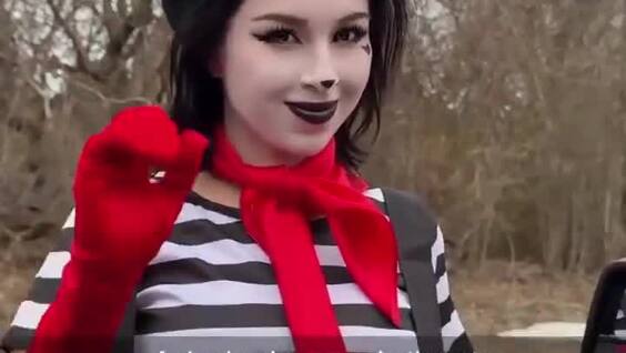 
        Парень неправильно понял незнакомку    