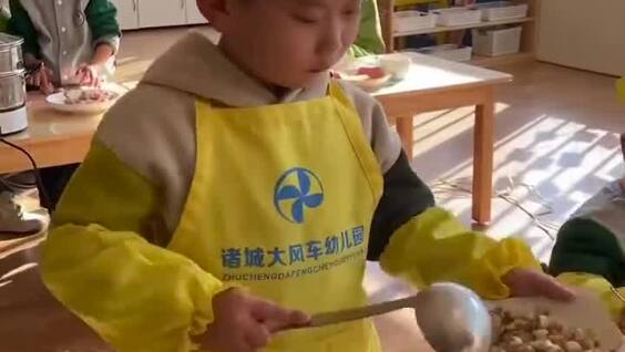 
        Кулинарный урок в&nbsp;китайском детском садике    