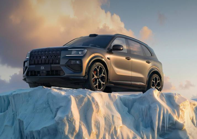 Zeekr 8X вышел в продажу в Китае: 10 тысяч заказов за полчаса и борьба на рынке премиальных SUV Zeekr 8X вышел в продажу в Китае: 10 тысяч заказов за полчаса и борьба на рынке премиальных SUV