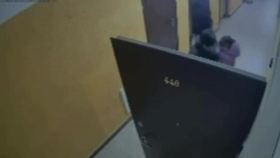 
        Цыганский табор в&nbsp;однокомнатной квартире    