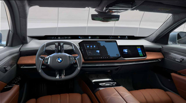 Новая BMW 7-й серии: гибриды, &laquo;электрички&raquo; и 31-дюймовый экран в потолке
