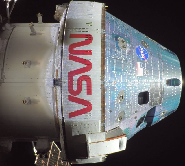 NASA опубликовало новые снимки космоса, включая редкое лунное затмение с обратной стороны Луны (10 фото)