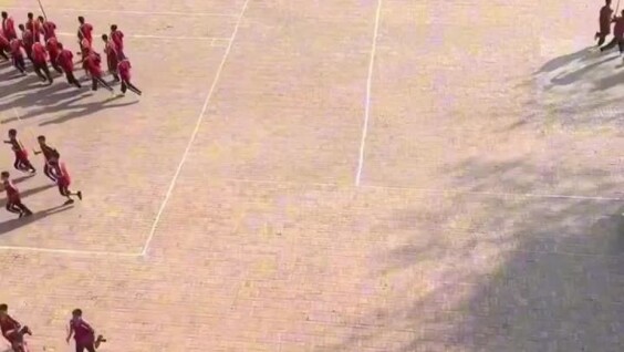 Тренировка в китайской школе боевых искусств
Тренировка в китайской школе боевых искусств