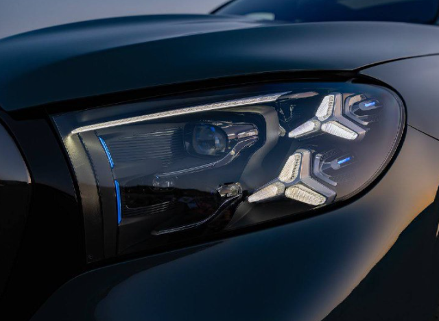 Mercedes представил обновлённые GLE и GLS