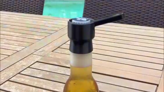 
        Оригинальная открывалка для&nbsp;бутылок    