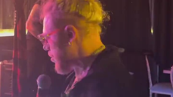 
        Группа &laquo;Жара&raquo; представила рок-версию &laquo;Синего трактора&raquo; в&nbsp;стиле метал    