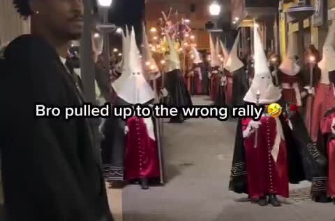 
        Африканец в&nbsp;Испании перепугался Пасхи    