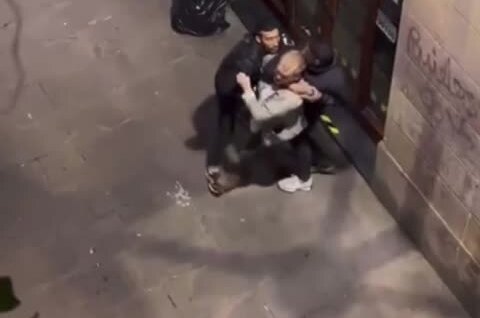 
        Ограбление туриста в&nbsp;Барселоне    