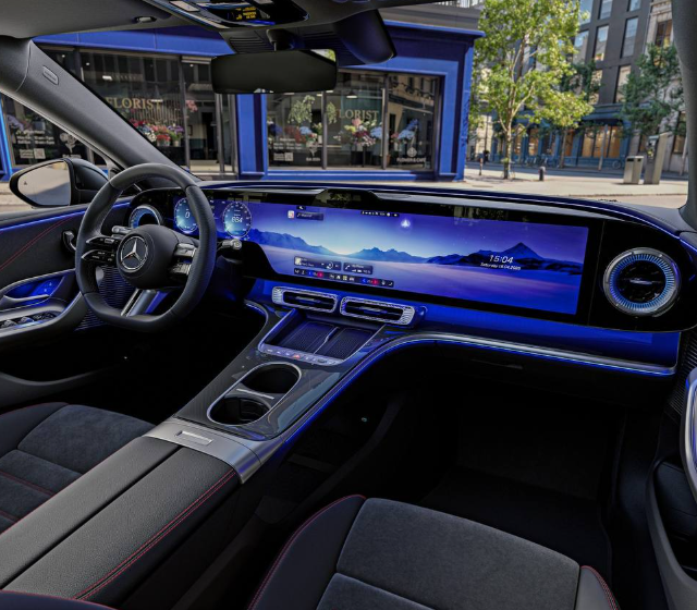 Mercedes показал интерьер нового электрического C-Class перед дебютом в Пекине