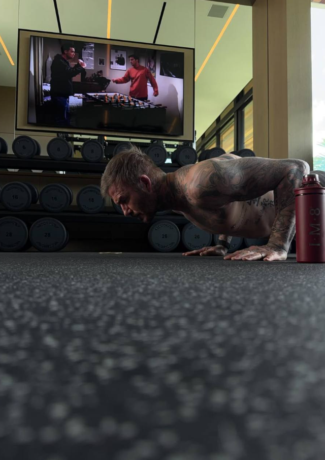 Дэвид Бекхэм готовится к лету: свежие кадры из спортзала