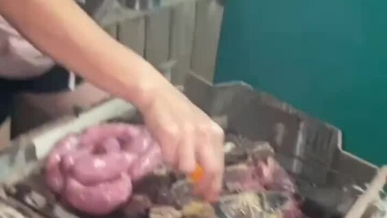 
        В&nbsp;Парагвае старую газовую плиту превратили в&nbsp;гриль для&nbsp;барбекю    