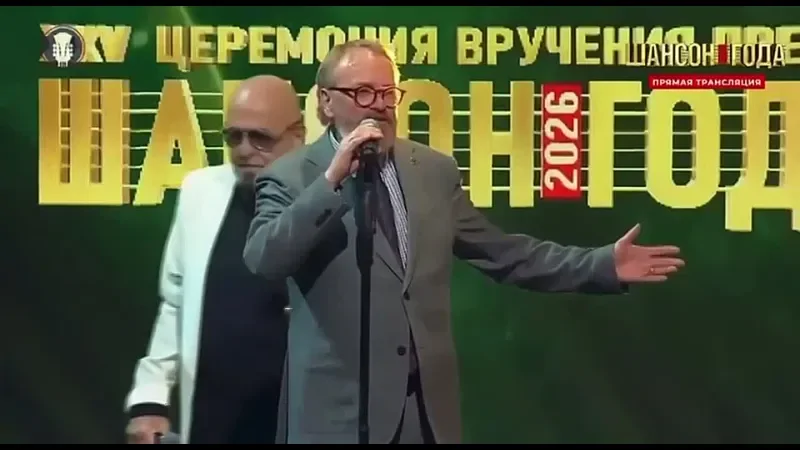 
        Депутата Виталия Милонова послали на&nbsp;три&nbsp;буквы на&nbsp;вручении премии "Шансон года"    