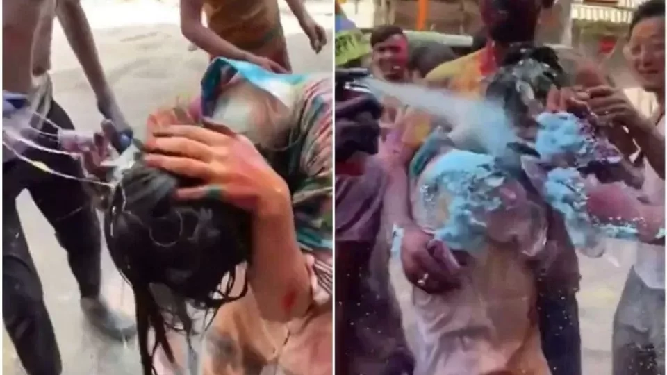 
        Японскую туристку облили краской на&nbsp;празднике Холи в&nbsp;Индии    