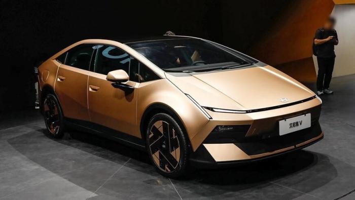Hyundai представил электромобиль Ioniq V