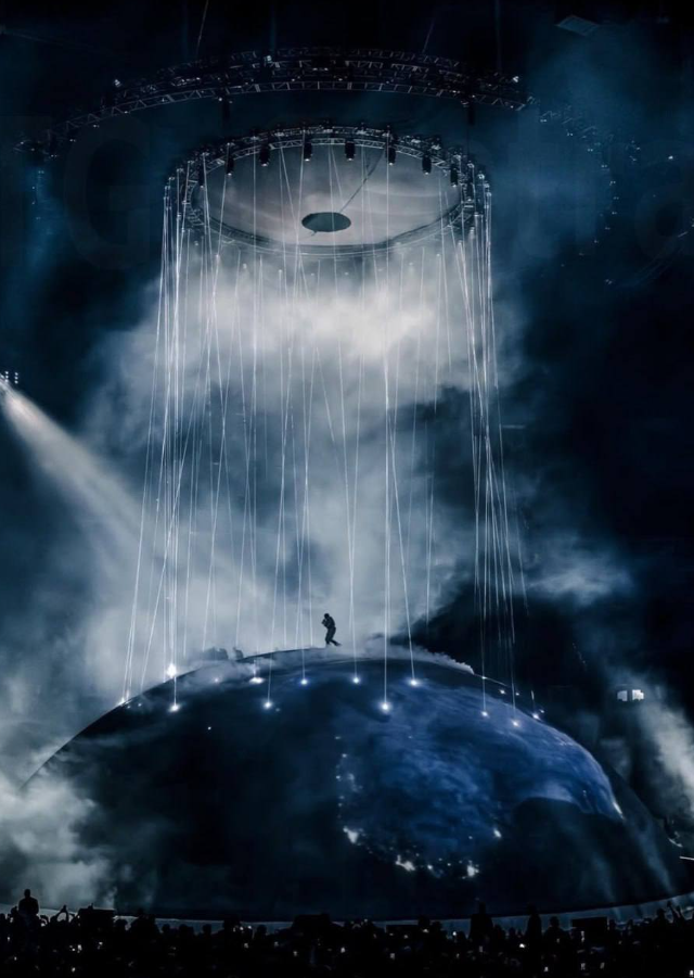 Концерт Канье Уэста в Лос-Анджелесе Концерт Канье Уэста в Лос-Анджелесе