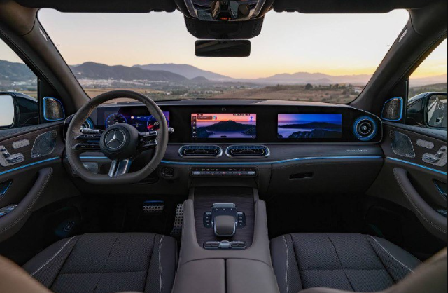 Mercedes представил обновлённые GLE и GLS