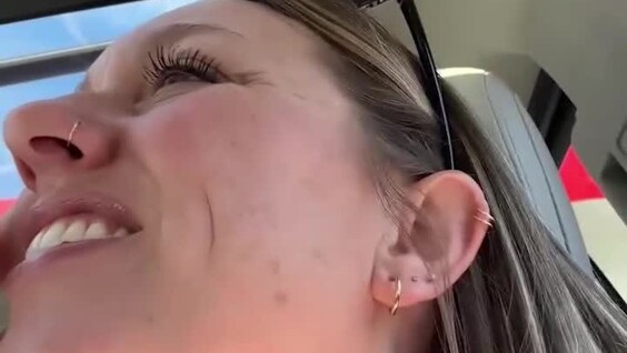 
        Мальчик своеобразно поддержал маму    