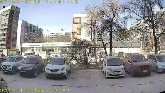 
        Подросток ударил самокатом 90-летнюю бабушку    