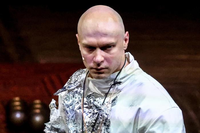 Гамлет с Юрой Борисовым вызвал ажиотаж: перекупщики взвинтили цены до 200 тысяч рублей