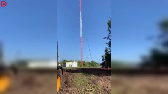 
        Впечатляющий демонтаж: 91-метровую радиовышку снесли без&nbsp;повреждений вокруг    