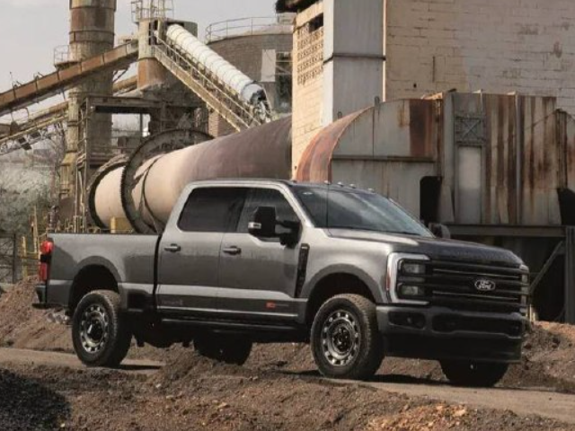 Ford Super Duty получил &laquo;рабочий&raquo; стиль: представлена версия в коллаборации с Carhartt