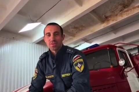 
        Пожарный откровенно рассказал о&nbsp;своей реальной зарплате    
