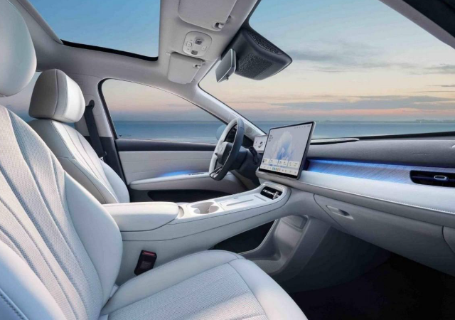 Китайский электроседан дешевле &laquo;Гранты&raquo;: BAIC Arcfox S3 удивил ценой и оснащением
