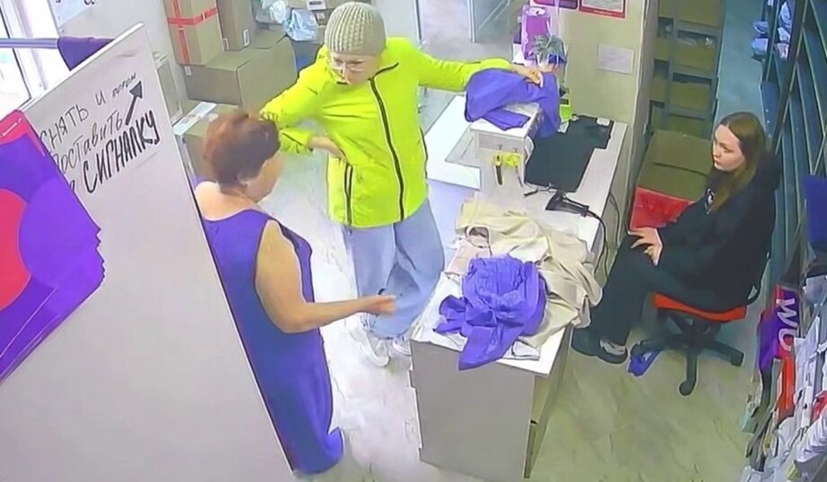 
        В&nbsp;Краснодаре покупательницы устроили скандал в&nbsp;пункте Wildberries после замечания о&nbsp;браке    