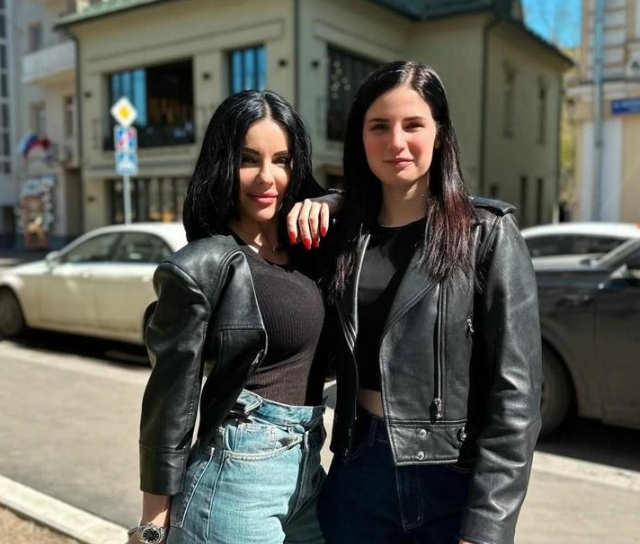 Юлия Волкова показала свою 21-летнюю дочь