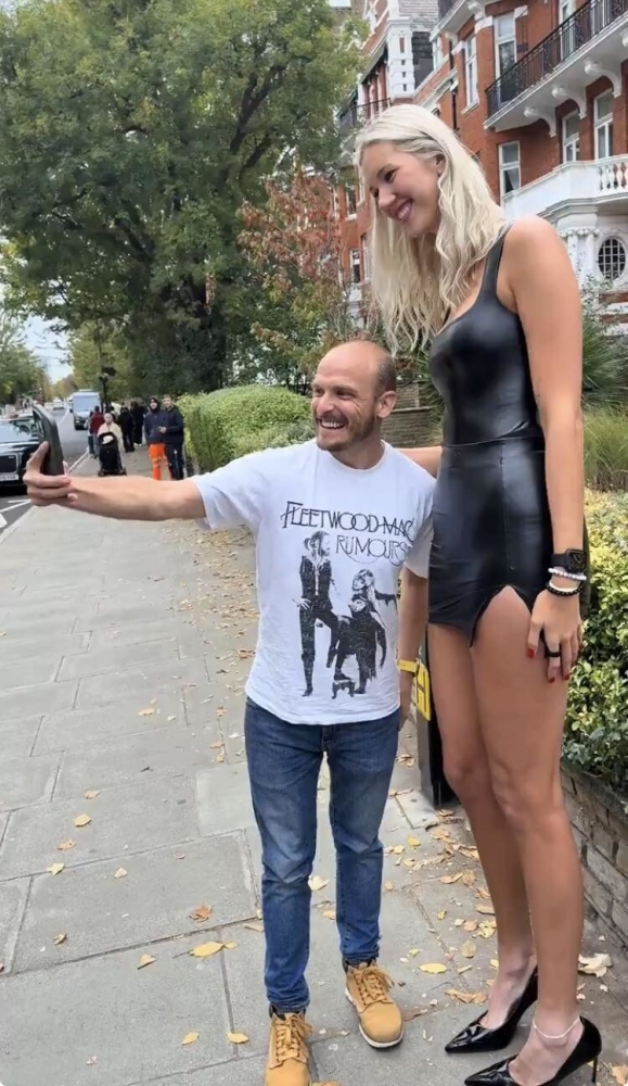 
        35&nbsp;фотографий забавного абсурда, который нас&nbsp;окружает    