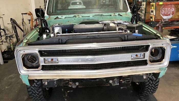 Тюнинг наоборот - новый Chevrolet Silverado превратили в классический C10 Тюнинг наоборот - новый Chevrolet Silverado превратили в классический C10