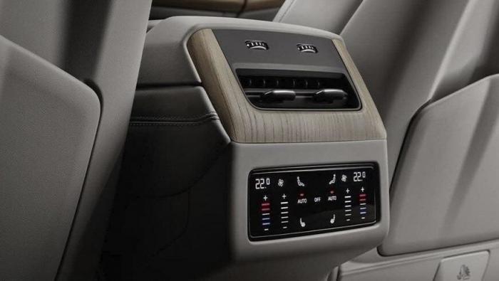 Такой будет новая Audi Q7