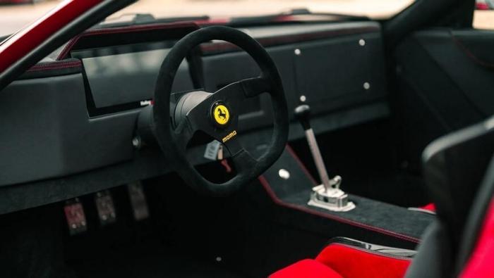Тюнеры построили 6-колёсную Ferrari Testarossa Тюнеры построили 6-колёсную Ferrari Testarossa
