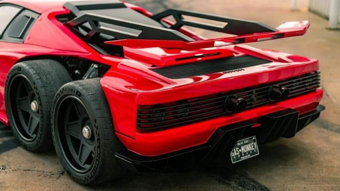 Тюнеры построили 6-колёсную Ferrari Testarossa Тюнеры построили 6-колёсную Ferrari Testarossa
