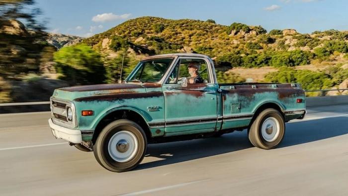 Тюнинг наоборот - новый Chevrolet Silverado превратили в классический C10 Тюнинг наоборот - новый Chevrolet Silverado превратили в классический C10