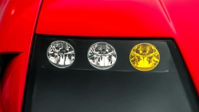 Тюнеры построили 6-колёсную Ferrari Testarossa Тюнеры построили 6-колёсную Ferrari Testarossa