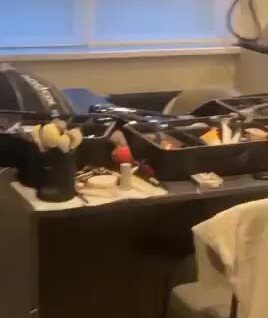 
        Когда жена блогерша    
